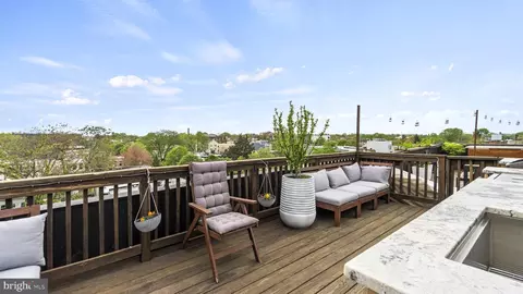 Exterior - 1621 D St SE #2, Washington, DC 20003 photo 5 of 14