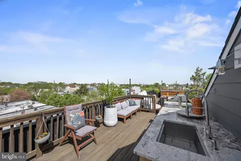 Exterior - 1621 D St SE #2, Washington, DC 20003 photo 2 of 14