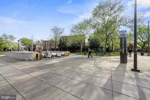View/Area - 1621 D St SE #2, Washington, DC 20003 photo 2 of 8