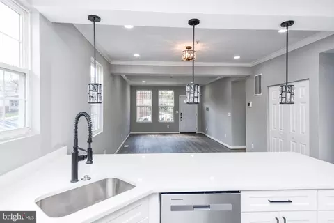 5220 Astor Pl SE, Washington, DC 20019