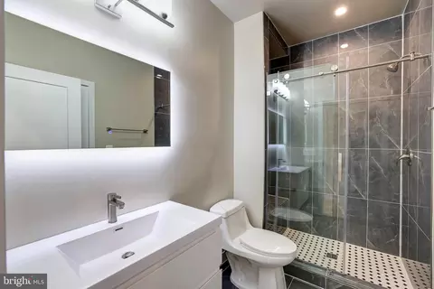 4000 D St SE, Washington, DC 20019 photo 26