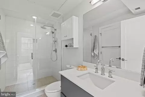 Bath - 2337 Champlain St NW #105, Washington, DC 20009 photo 1 of 1