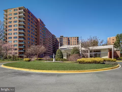 4201 Cathedral Ave NW #503W, Washington, DC 20016
