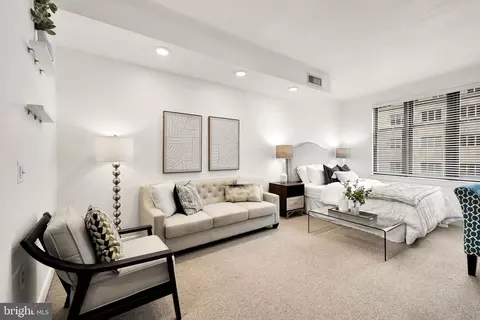 400 Massachusetts Ave NW #402, Washington, DC 20001
