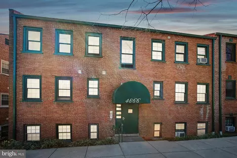 4866 Macarthur Blvd NW #2, Washington, DC 20007