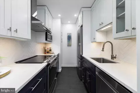 Kitchen - 2000 16th St NW #508, Washington, DC 20009 photo 2 of 4