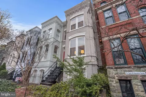 418 10th St SE, Washington, DC 20003