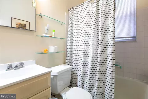 Bath - 1435 E Capitol St SE, Washington, DC 20003 photo 1 of 2