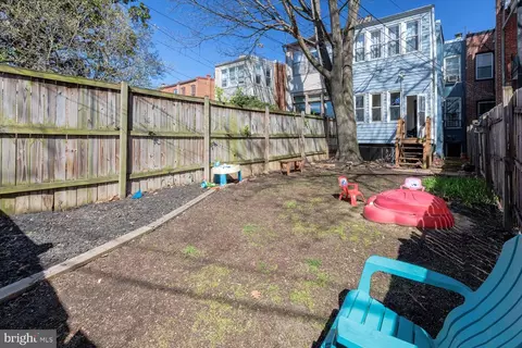 Exterior - 1435 E Capitol St SE, Washington, DC 20003 photo 4 of 5