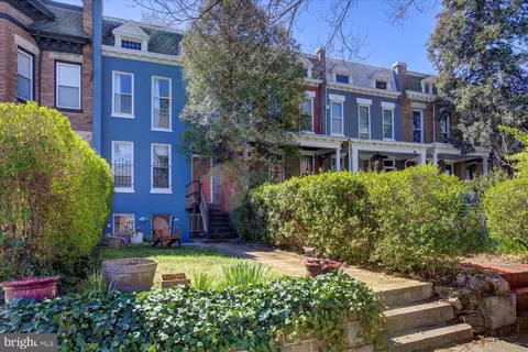 Exterior - 1435 E Capitol St SE, Washington, DC 20003 photo 2 of 5