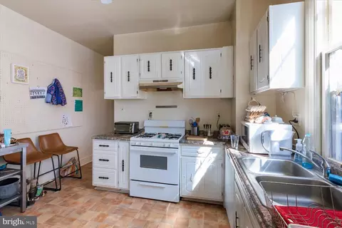 Kitchen - 1435 E Capitol St SE, Washington, DC 20003 photo 2 of 2