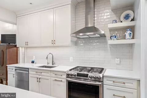 3839 Beecher St NW, Washington, DC 20007 photo 6