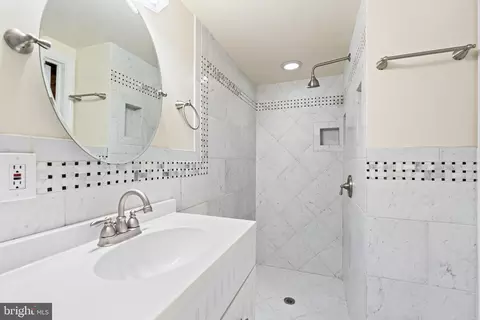 3839 Beecher St NW, Washington, DC 20007 photo 11