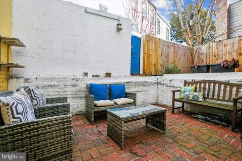 Exterior - 604 E Se SE, Washington, DC 20003 photo 3 of 5