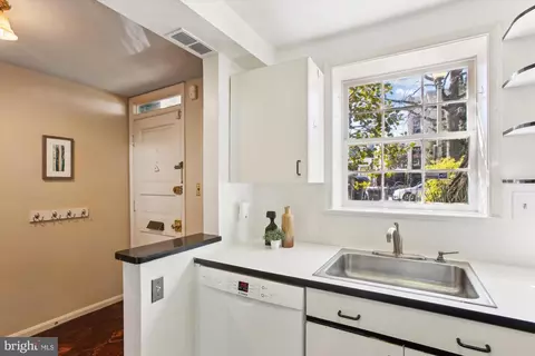 Other - 604 E Se SE, Washington, DC 20003 photo 1 of 2