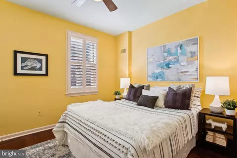 Bedroom - 604 E Se SE, Washington, DC 20003 photo 3 of 5