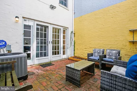 Exterior - 604 E Se SE, Washington, DC 20003 photo 5 of 5