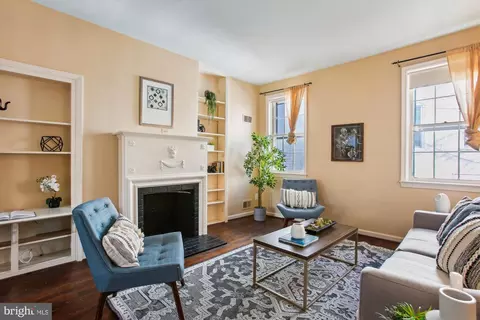 Living - 604 E Se SE, Washington, DC 20003 photo 1 of 5