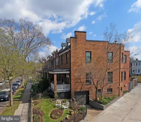 Exterior - 415 23rd Pl NE, Washington, DC 20002 photo 3 of 9