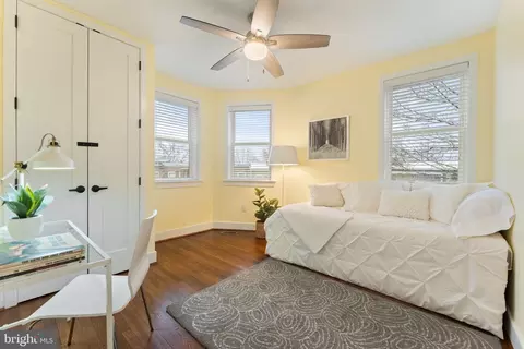 Bedroom - 415 23rd Pl NE, Washington, DC 20002 photo 5 of 9
