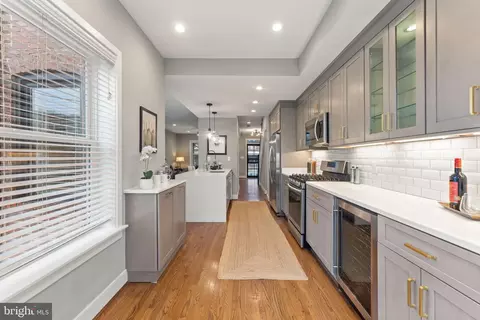 Kitchen - 415 23rd Pl NE, Washington, DC 20002 photo 3 of 4