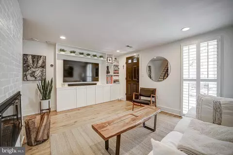 Living - 517 10th St SE, Washington, DC 20003 photo 5 of 5