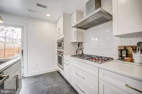 Kitchen - 517 10th St SE, Washington, DC 20003 photo 6 of 8