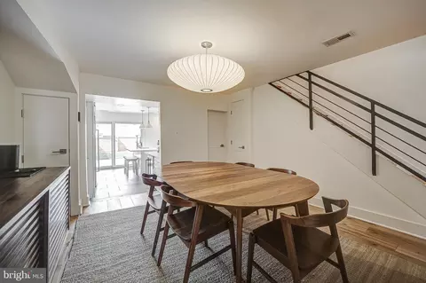 Dining - 517 10th St SE, Washington, DC 20003 photo 2 of 3