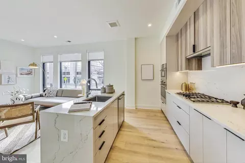 Kitchen - 801 N Street St NW #101, Washington, DC 20001 photo 2 of 3