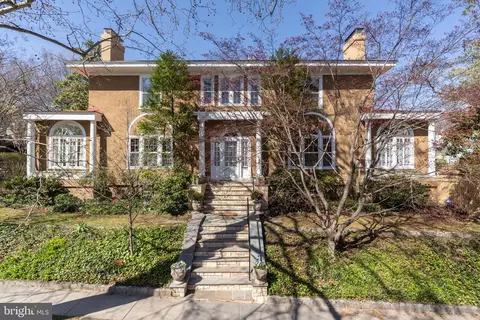 3615 Davis St NW, Washington, DC 20007