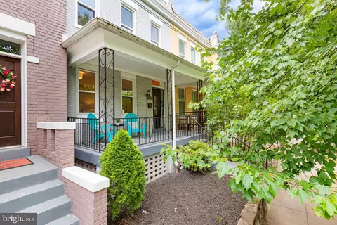 1016 10th St NE, Washington, DC 20002 photo 2