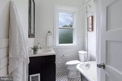 1016 10th St NE, Washington, DC 20002 photo 21