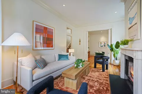 Living - 103 6th St NE, Washington, DC 20002 photo 4 of 14