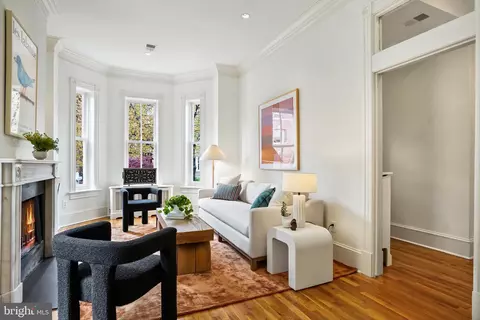 Living - 103 6th St NE, Washington, DC 20002 photo 2 of 14