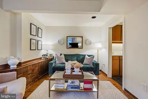 Living - 103 6th St NE, Washington, DC 20002 photo 12 of 14