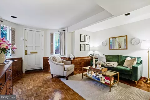 Living - 103 6th St NE, Washington, DC 20002 photo 13 of 14
