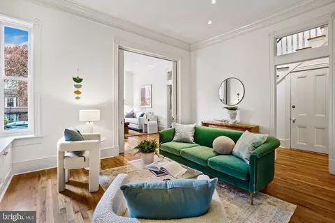 Living - 103 6th St NE, Washington, DC 20002 photo 9 of 14