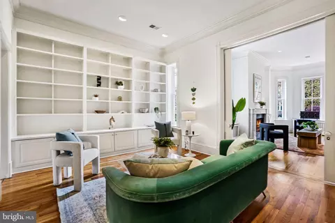 Living - 103 6th St NE, Washington, DC 20002 photo 8 of 14