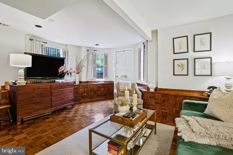 Living - 103 6th St NE, Washington, DC 20002 photo 14 of 14