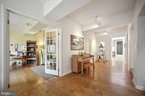 Entry Way - 614 614 A St SE #REAR, Washington, DC 20003 photo 4 of 4