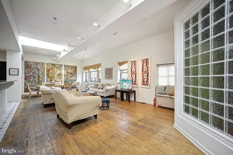 Living - 614 614 A St SE #REAR, Washington, DC 20003 photo 1 of 5