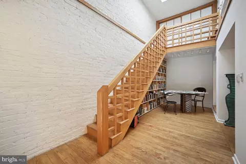 Entry Way - 614 614 A St SE #REAR, Washington, DC 20003 photo 2 of 4