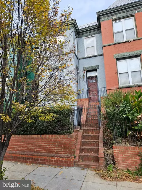306 Seaton Pl NE, Washington, DC 20002