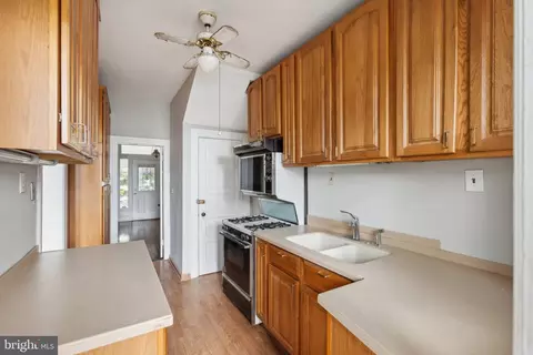30 W Street St NW, Washington, DC 20001 photo 2