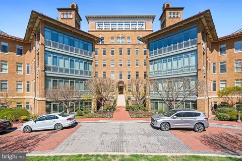 2425 L St NW #315, Washington, DC 20037