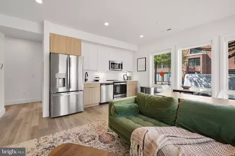 14 P St NW #101, Washington, DC 20001 photo 2