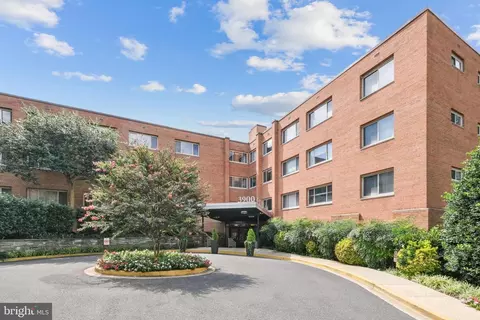 3900 Tunlaw Rd NW #215, Washington, DC 20007