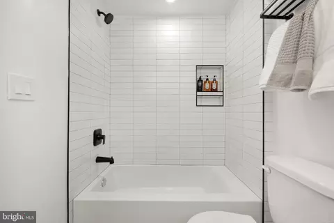 Bath - 14 P St NW #404, Washington, DC 20001 photo 3 of 6