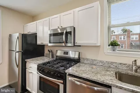 Kitchen - 429 18th St NE #2, Washington, DC 20002 photo 2 of 3