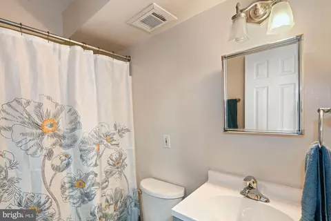 Bath - 429 18th St NE #2, Washington, DC 20002 photo 1 of 3